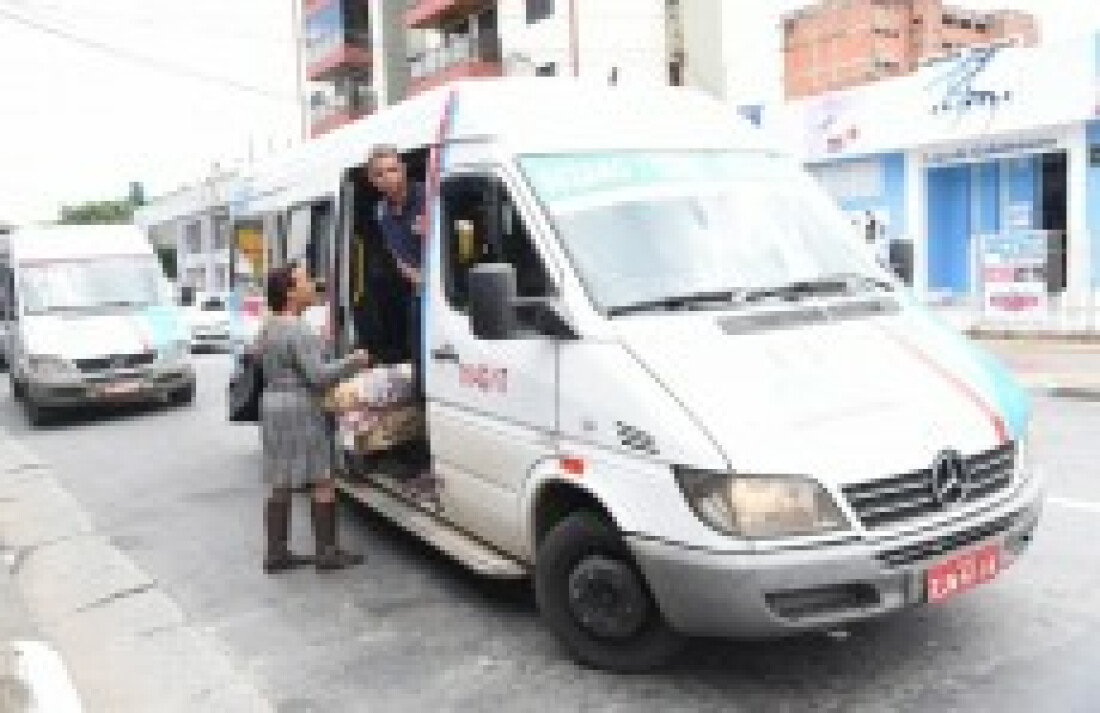 Usuários apontam problemas no transporte complementar