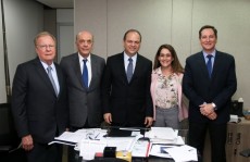 Nefrologistas solicitam a ministro revisão de verba