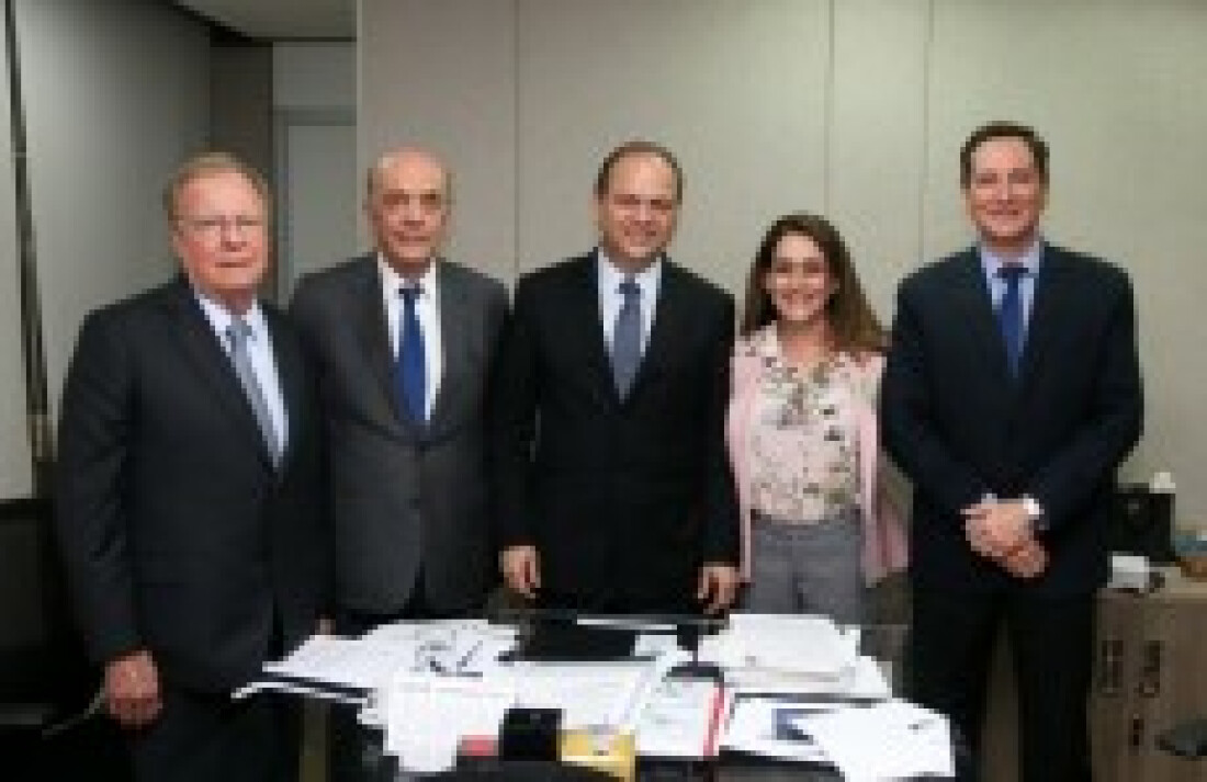 Nefrologistas solicitam a ministro revisão de verba