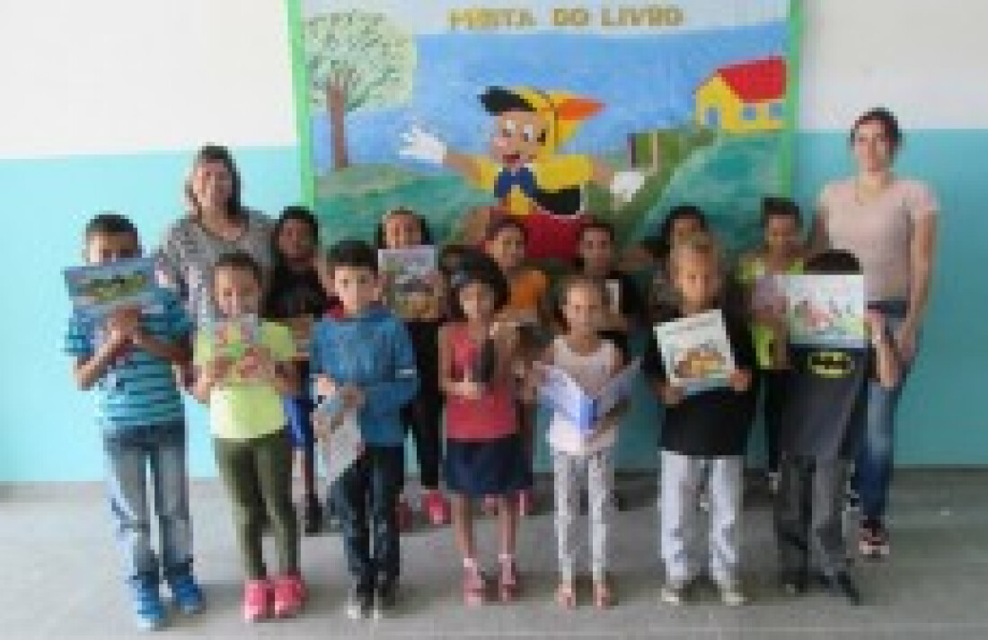 Alunos lançam livro sobre o que desejam à sua cidade