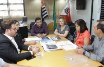 Suzano firma parceria para criação de vagas na educação