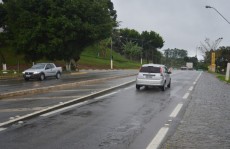 Trânsito fica carregado o dia todo