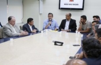 Prefeito entrega para Câmara projeto de cessão de área ao Sesc