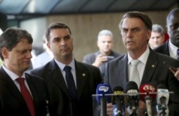 Bolsonaro crítica MP e Justiça do Rio