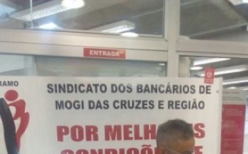 Protesto no Santander atrapalha população