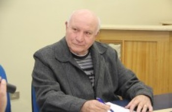 Vereador pede 13° salário e férias