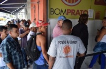 Bom Prato faz almoço especial de Natal
