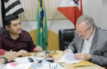 Suzano assina convênio que apoia planejamento da cidade e região