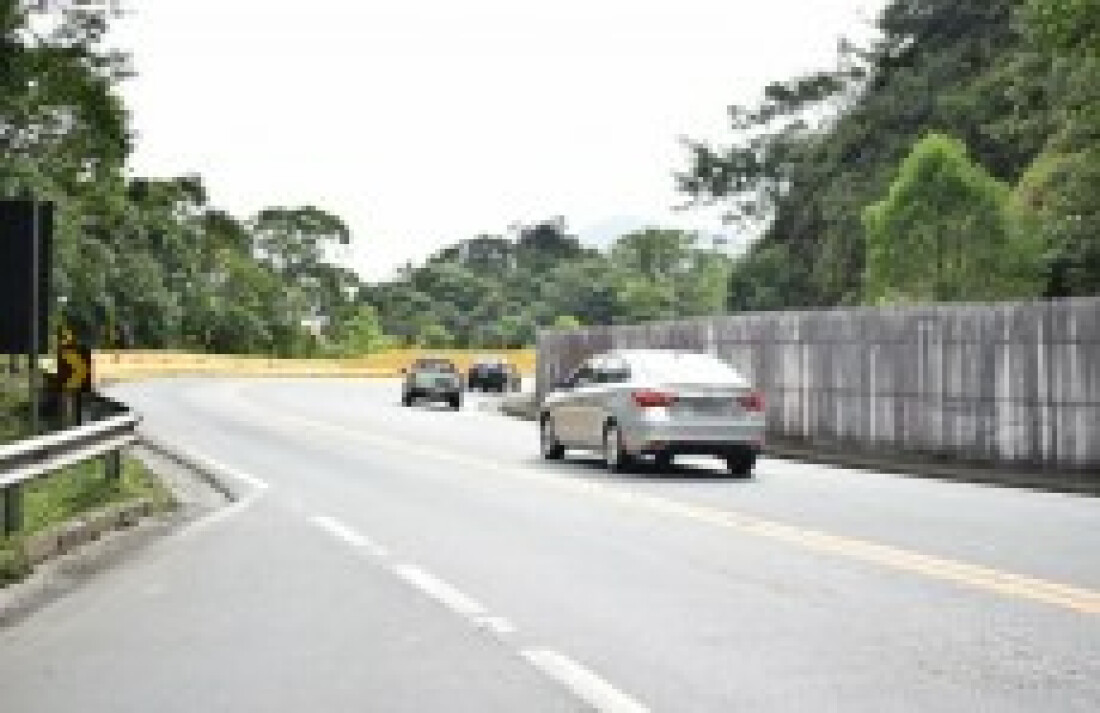 Mogi-Bertioga deve receber 316 mil veículos no Ano Novo