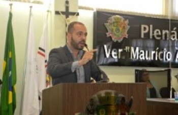Vereador defende suspensãoda licitação do transporte