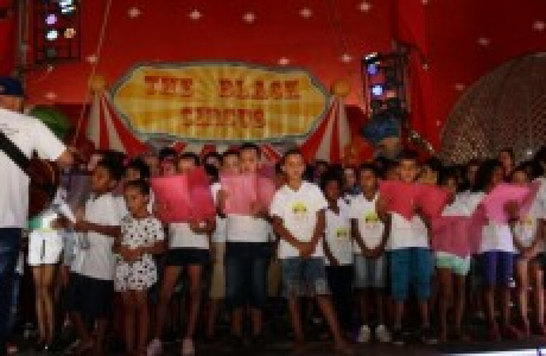 Unidades do Cras encerram ano em visita ao The Black Circus