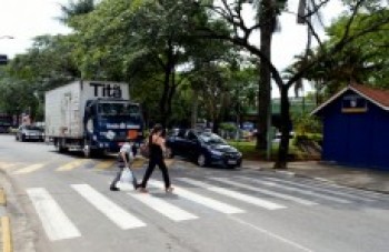 Sinalização de rua começa a chegar no centro do município