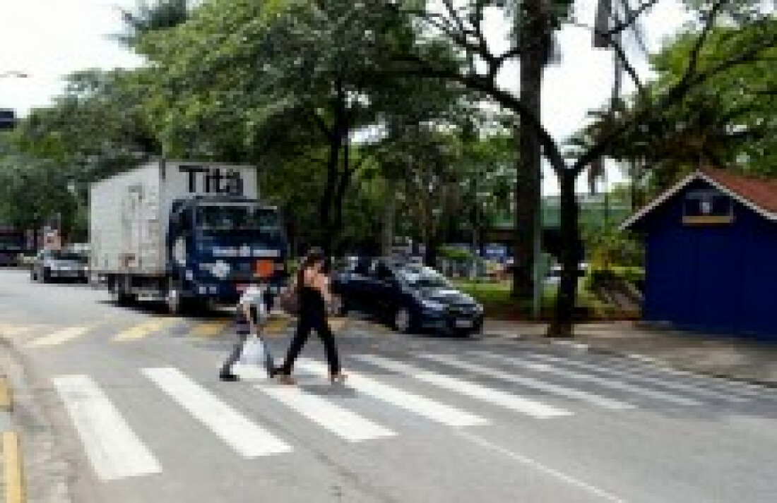 Sinalização de rua começa a chegar no centro do município