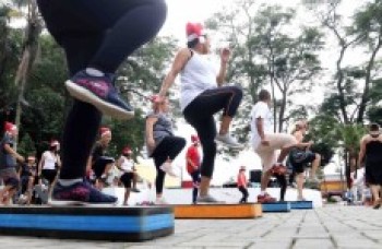 Aulão de ginástica agita os moradores de Itaquá