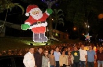 Taiaçupeba inaugura iluminação natalina