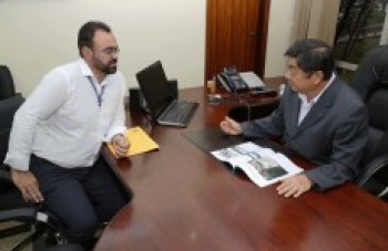 Komura recebe revista com potencial de Mogi