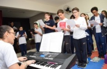 Colégio Interativo prepara apresentação musical no CEEJA