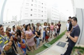 Famílias visitam conjuntos do 'Minha Casa, Minha Vida'