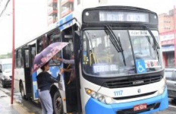 Suzano rejeita proposta de aumento e mantém R$ 4,10