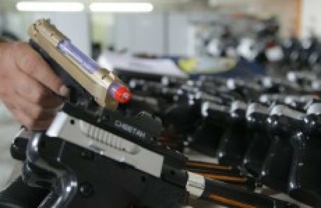 GCM apreende 150 réplicas de pistolas