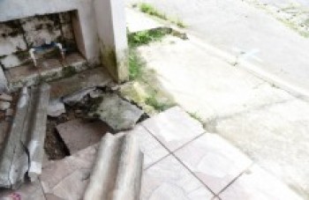 Vazamento de esgoto gera reclamação