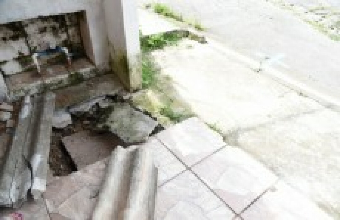 Vazamento de esgoto gera reclamação