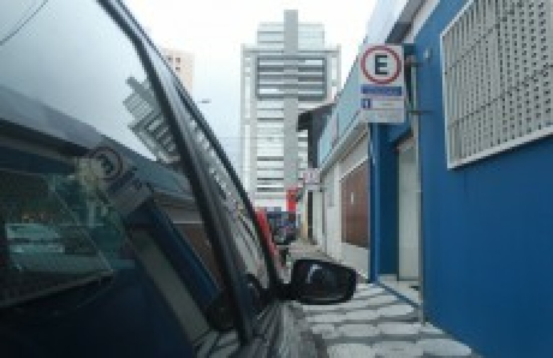 Idosos podem receber cartão gratuitamente