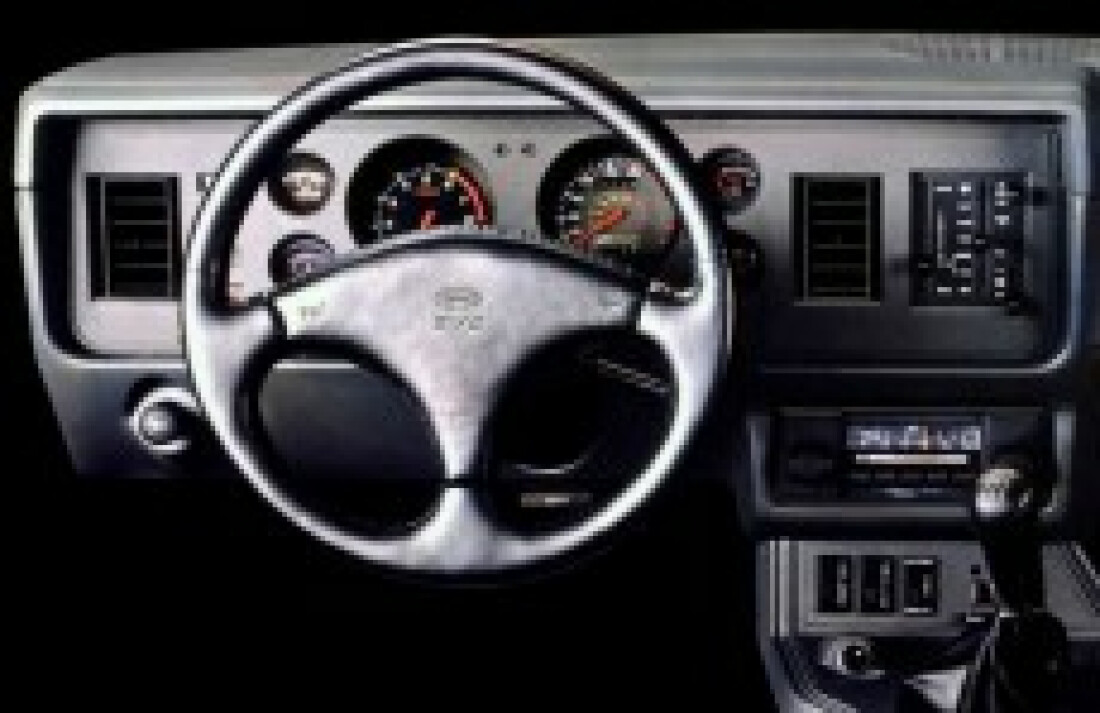 Mustang mostra evolução dos volantes ao longo de 50 anos