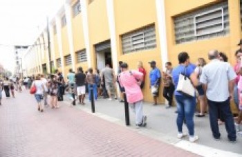 Mercado Municipal lota em mutirão contra febre amarela