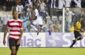 Santos bate Linense por 3 a 0 na estreia