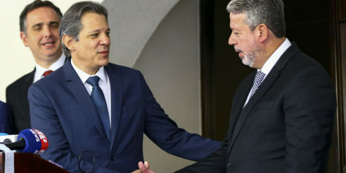 Lira quer votar arcabouço, Carf e reforma tributária a partir de julho