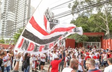 Lei que suspende torcida que invadir treino é sacionada