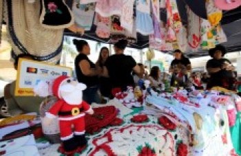 Feira de Artesanato em Itaquá movimenta praça