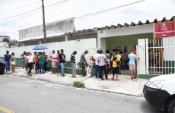 Vacinação é suspensa e 30 mil doses são pedidas