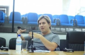 Lisandro aciona a Justiça contra CP