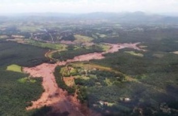 No 300º dia de buscas, bombeiros de Minas encontram mais um corpo