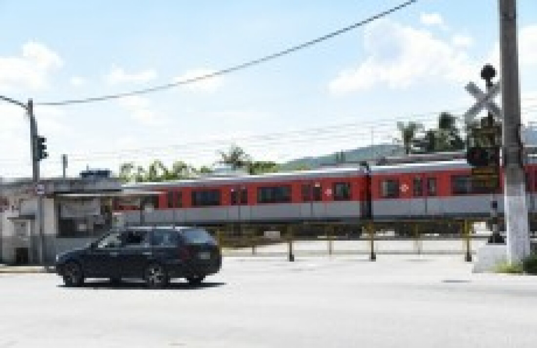 Maior tempo em semáforo de passagem de nível é solicitado