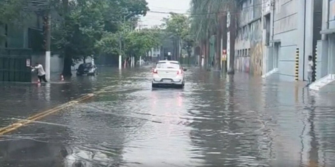 Uma pessoa morre e outra segue desaparecida após temporal em SP