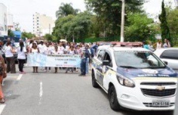 Servidores fazem mais um protesto contra exonerações