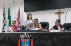 Emendas adiam votação do orçamento de 2020