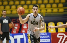 Ala-pivô Fabrício do Mogi tem confiança de Guerrinha