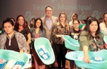 Fundo Social entrega kits deacolhimento a 300 gestantes