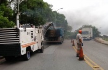 Avenida na Nova Mogilar e ruas do Oropó recebem melhorias