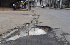 Moradores da Estrada do Campo Limpo ainda esperam por obras