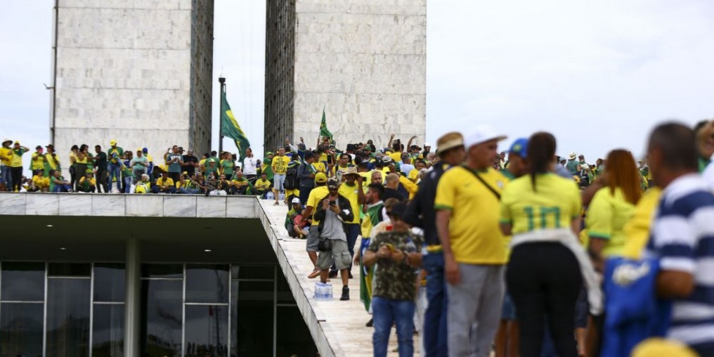 AGU pede que bloqueio de bens de golpistas suba para R$ 20,7 milhões