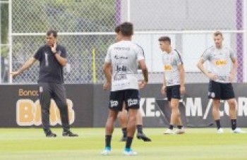 Corinthians e Flamengo se enfrentam no Maracanã