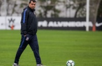 Carille diz que fica no comando do Timão