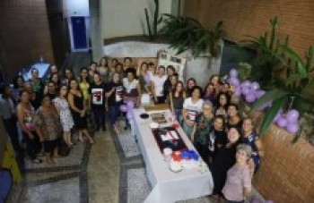 Promotoras recebem fundadora do curso