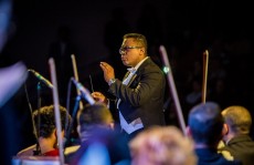 'Músico aprende ouvindo o trabalho de outros músicos'