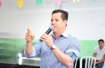 Prefeito de Ferraz denuncia jornal Oi